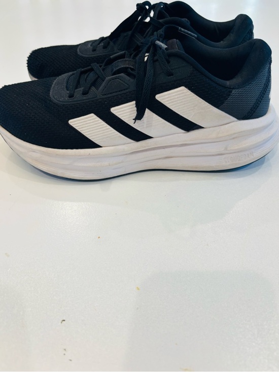 adidas Men’s Black & White Athletic Running Sneakers size 8 main image 6